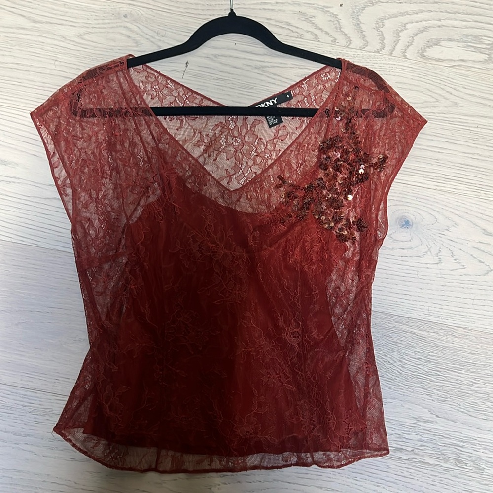 DKNY top